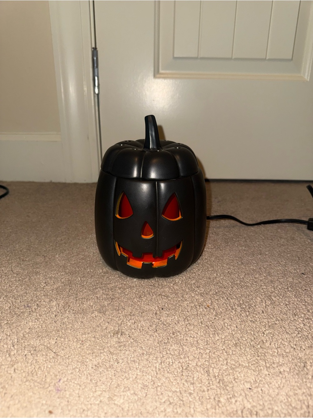 Scentsy Jack-o-Lantern warmer